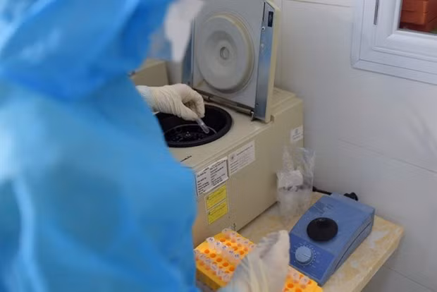 Le premier cas d’infection par le variant Omicron au Vietnam est sorti de l'hôpital ảnh 1 Le premier cas d’infection par le variant Omicron au Vietnam est sorti de l'hôpital ảnh 1