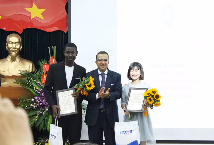 De jeunes reporters en langue de Molière à l’honneur ảnh 4 De jeunes reporters en langue de Molière à l’honneur ảnh 4