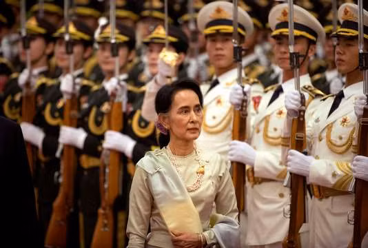 Myanmar-Chine : Aung San Suu Kyi effectuera une visite en Chine ảnh 1