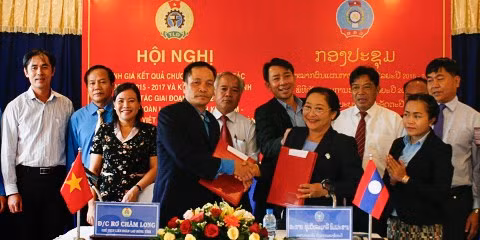 Vietnam-Laos : renforcement de la coopération intersyndicale ảnh 1