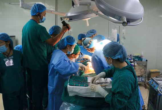L’Hôpital Cho Rây réussit quatre greffes d’organes à partir d’une donneure ảnh 1