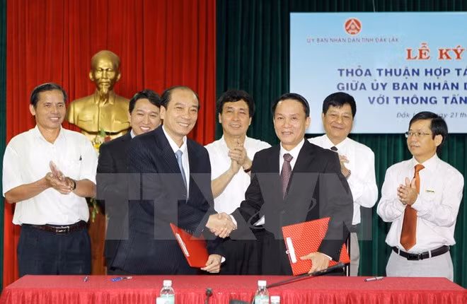 VNA et Dak Lak signent une convention de coopération dans l’information ảnh 1