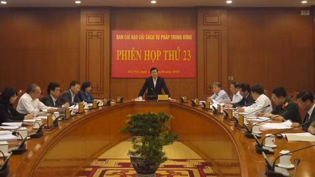 23e réunion du Comité central de pilotage de la réforme judiciaire ảnh 1