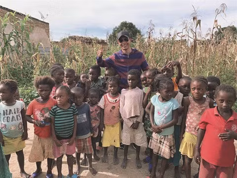 Un bienfaiteur vietnamien en Angola ảnh 2