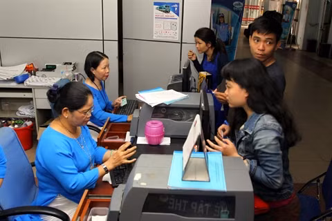 Billets de train vietnamiens vendus en ligne à partir du 1er septembre ảnh 1