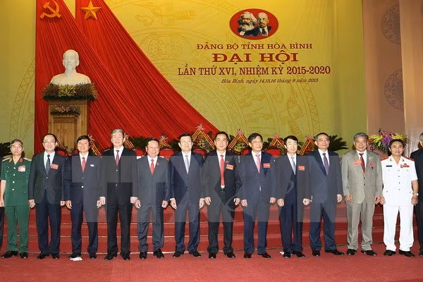 Le chef de l'État au 16e Congrès du PCV pour Hoa Binh ảnh 1