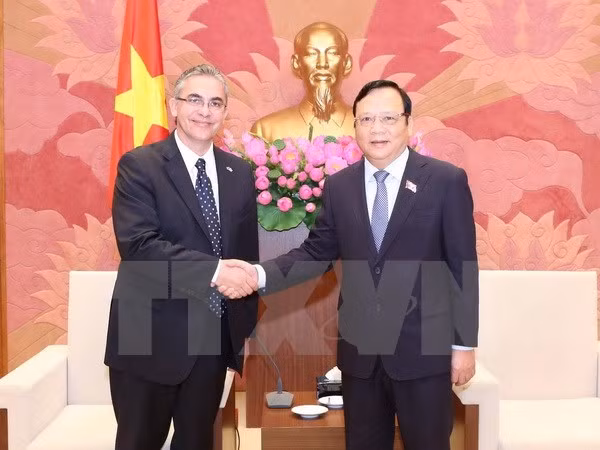 Renforcement des relations d’amitié Vietnam-Argentine ảnh 1