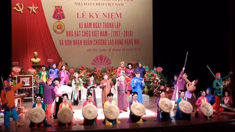 Le Théâtre du chèo du Vietnam souffle ses 65 bougies ảnh 1