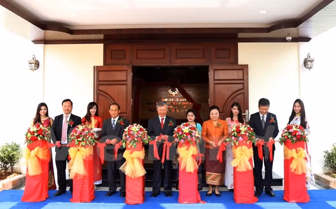 Inauguration du nouveau siège du Consulat général du Vietnam à Luang Prabang ảnh 1 Inauguration du nouveau siège du Consulat général du Vietnam à Luang Prabang ảnh 1