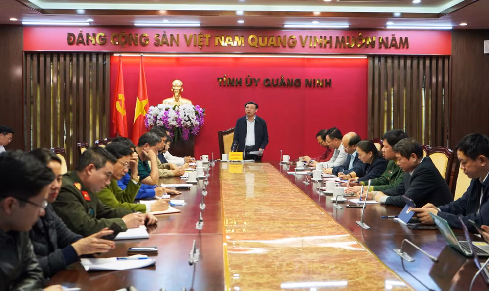Quang Ninh prend des mesures urgentes pour faire face au COVID-19 ảnh 1