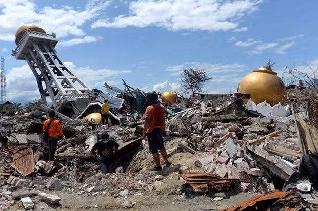 L’ASEAN poursuit son soutien aux victimes des séismes et tsunamis en Indonésie ảnh 1