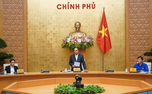 Le Premier ministre exhorte les jeunes à participer à la lutte contre le COVID-19 ảnh 1