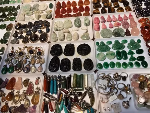Une foire des pierres précieuses au cœur de Hanoï ảnh 1 Une foire des pierres précieuses au cœur de Hanoï ảnh 1