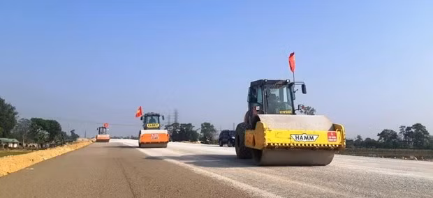 "Sprint" pour décaisser des capitaux d’investissement pour des projets de transport clés ảnh 1