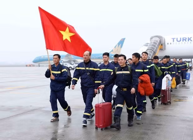 Un grand élan de solidarité vietnamienne pour porter secours aux sinistrés du séisme en Turquie ảnh 1