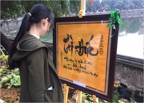 Les calligraphes donnent rendez-vous au Temple de la Littérature ảnh 3