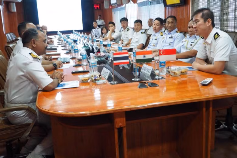 L'Inde, la Thaïlande et Singapour lancent leur premier exercice maritime ảnh 1