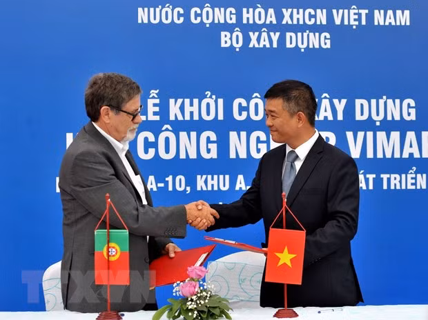 Une entreprise étrangère commence à investir dans la ZI du Vietnam à Cuba ảnh 1