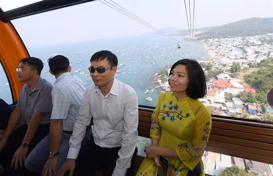 Têt du Cochon 2019 : de nombreux touristes affluent vers l'île de Phu Quoc ảnh 1