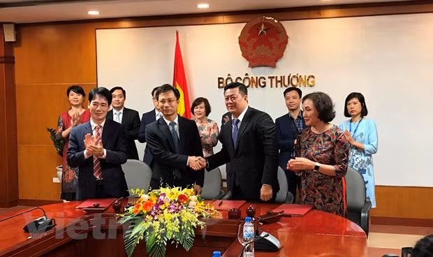 Mega Market souhaite doubler le volume de marchandises importées du Vietnam ảnh 1