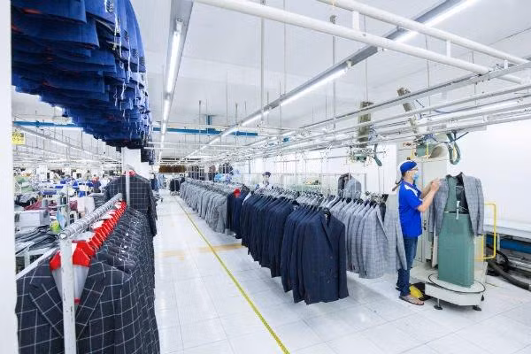 Plus de 34 milliards de dollars d’excédent commercial du Vietnam avec les États-Unis ảnh 1