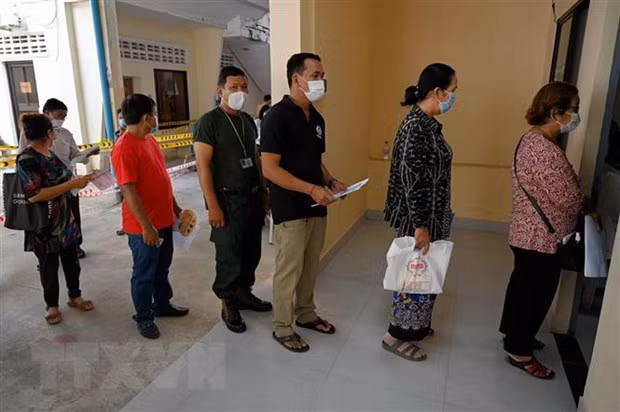 COVID-19 : Le PM cambodgien remercie le Vietnam pour son soutien ảnh 1