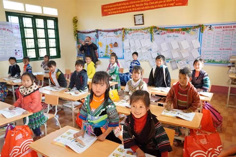 De nouvelles salles de classe pour les enfants de minorités ethniques ảnh 1