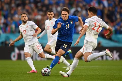 Au tour du Vietnam de s'ouvrir aux paris sur le football ảnh 1