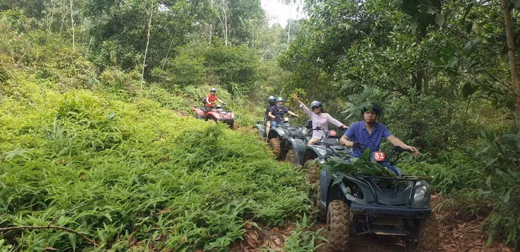 Sillonner les sentiers de Dông Mô en quad ảnh 1
