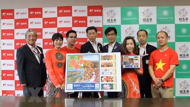 JO: Fukushima émet des timbres en tant que «ville hôte» de la délégation sportive vietnamienne ảnh 2