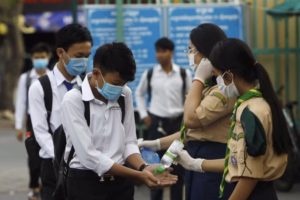 Le Cambodge commence la 3e phase de la réouverture des écoles ảnh 1