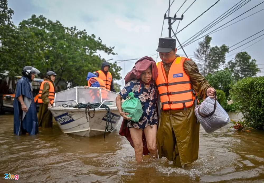 Les Vietnamiens en R. tchèque et Pologne lèvent des fonds pour aider les victimes des inondations ảnh 1