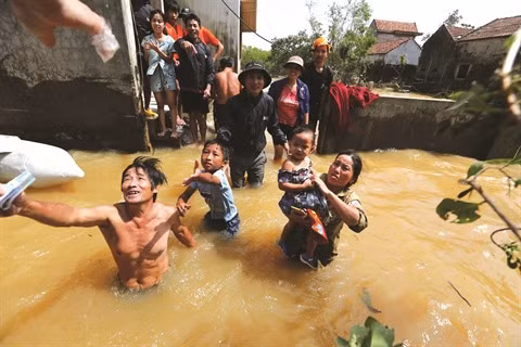 Le Vietnam dans l'œil du cyclone ảnh 2