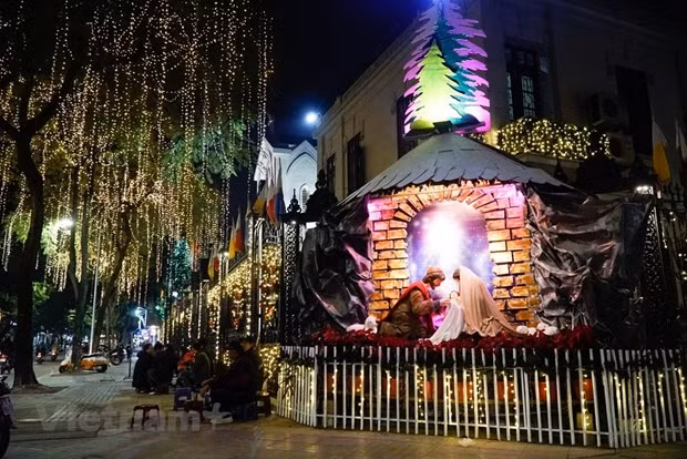 Le président du FPV adresse ses vœux de Noël aux catholiques du diocèse de Phat Diem ảnh 3