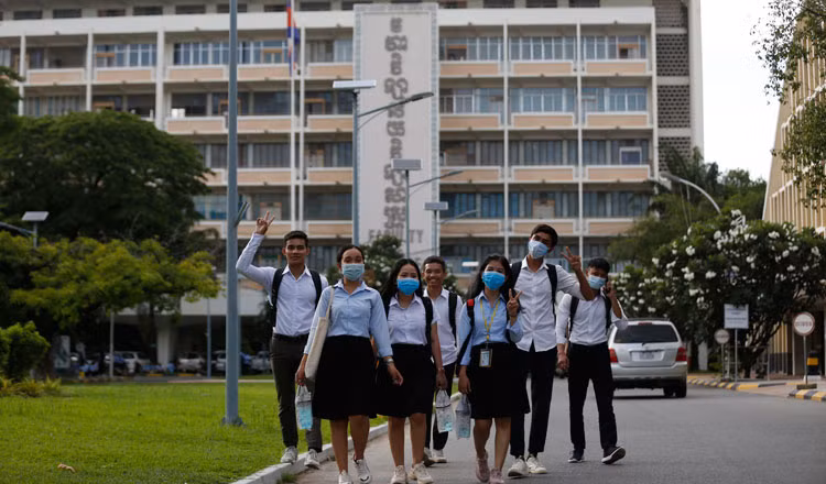Le Cambodge autorise la réouverture des universités publiques ảnh 1