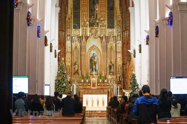 Le président du FPV adresse ses vœux de Noël aux catholiques du diocèse de Phat Diem ảnh 2