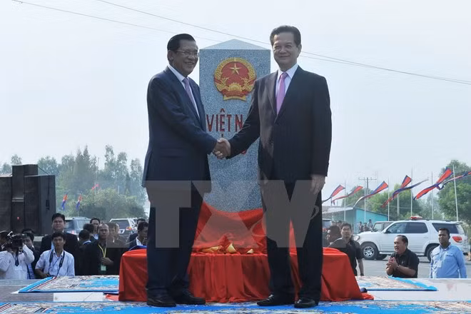 Vietnam et Cambodge déterminés à édifier une frontière commune de paix et d’amitié ảnh 1