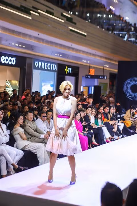 Vingt candidats pour le Top Model Online 2019 ảnh 1
