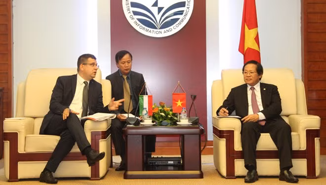 Vietnam et Hongrie renforcent la coopération dans les TIC ảnh 1