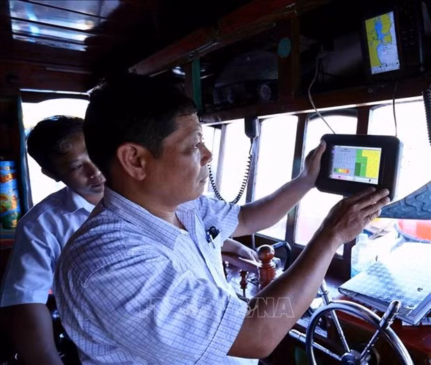Pêche INN : Binh Dinh achève l'installation des dispositifs de surveillance des bateaux ảnh 1