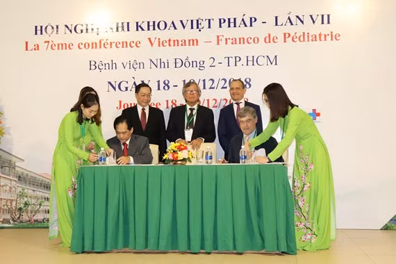 Le Vietnam et la France renforcent leur coopération dans la pédiatrie ảnh 1