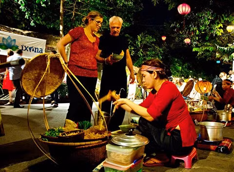 La soupe pho, l’autre argument touristique au Vietnam ảnh 1