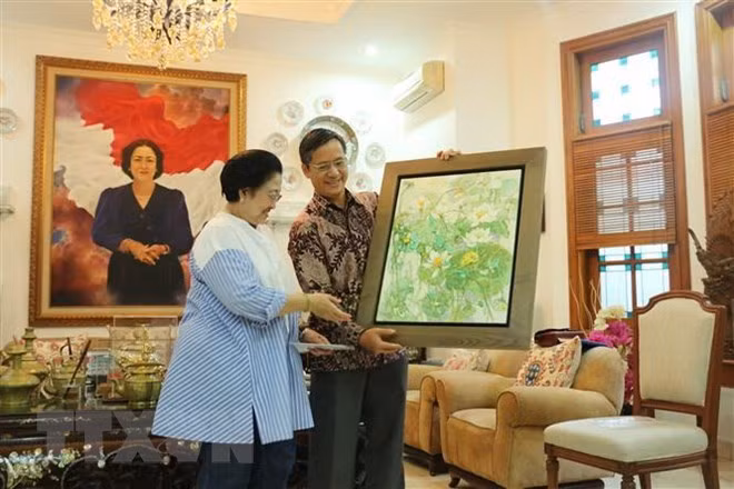 L’ambassadeur vietnamien en Indonésie rencontre la cheffe du PDI-P ảnh 1