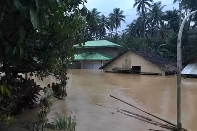 La tempête Usman fait 68 victimes aux Philippines ảnh 1