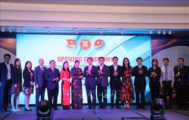 Ouverture du Forum des jeunes entrepreneurs de l’ASEAN + 3 à Hô Chi Minh-Ville ảnh 1