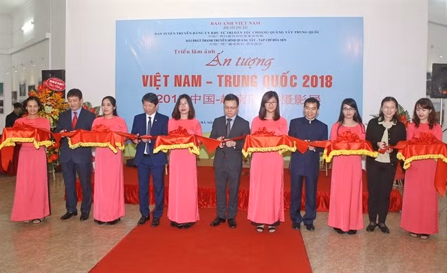 Les impressions du Vietnam et de la Chine en images à Hanoi ảnh 1