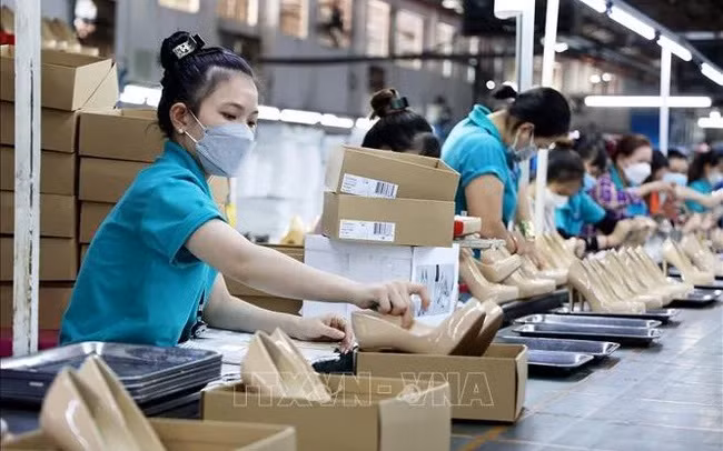 Les secteurs des services et de l’industrie vont avoir le plus besoin de recruter ảnh 1