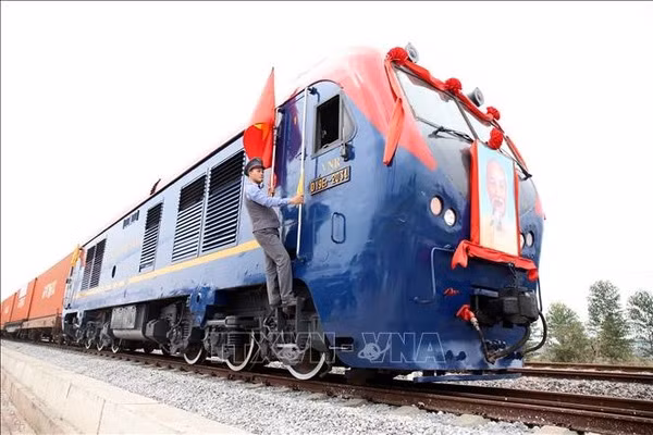 Commencement des activités de transport international à la gare de Kep ảnh 1