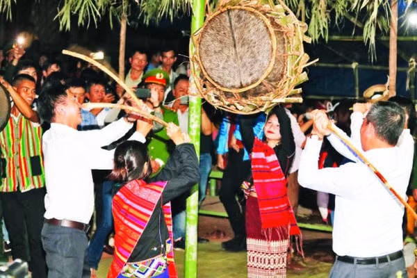 Quang Binh préserve les valeurs culturelles associées au développement touristique ảnh 1