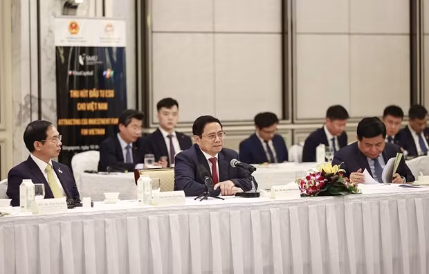 Le PM travaille avec des fonds d’investissement à Singapour ảnh 1